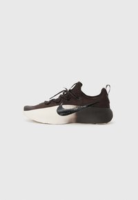 LEBRON TR 1 - Edzőcipő - velvet brown/black phantom