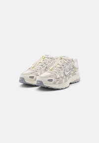 Nike Sportswear P-6000 ITS - Trainers - light bone/platinum violet/cement grey/platinum violet/life lime
