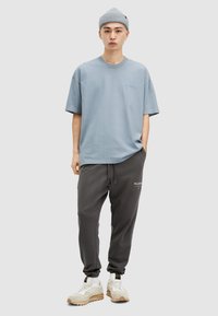 AllSaints UNDERGROUND CREW - T-shirt imprimé - dusty blue