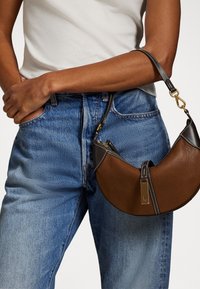 POLO ID LEATHER MINI SHOULDER BAG - Handtasche - luggage/tobacco