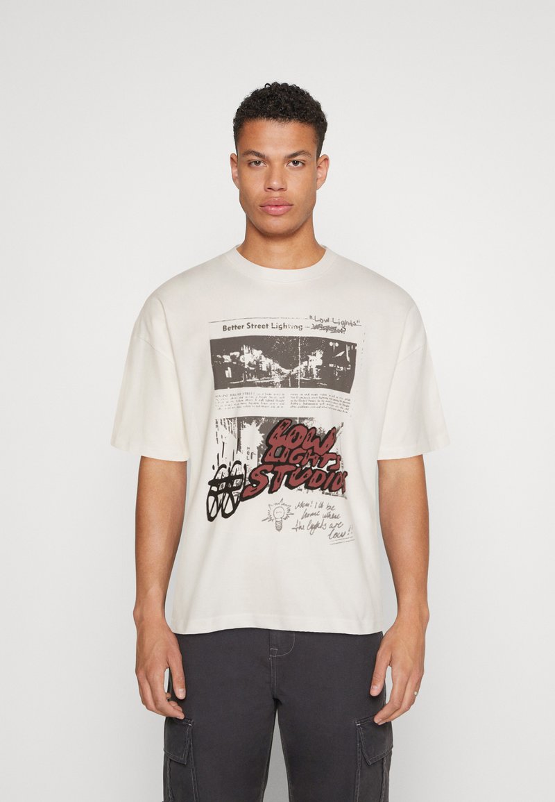 LOW LIGHTS STUDIOS® STREET LIGHT TEE UNISEX TShirt print ecru