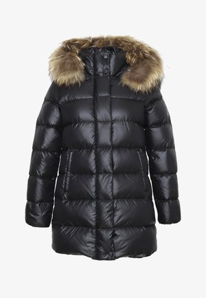 Giubbotto bomber nero con design quilted, dotato di cappuccio foderato in pelliccia e due tasche laterali. Realizzato in materiale lucido e resistente all'acqua.