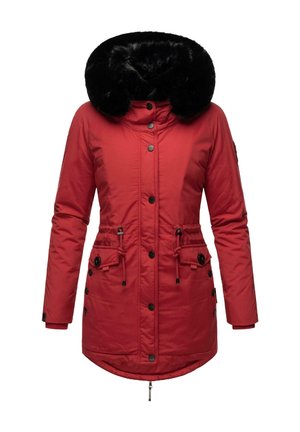 Parka d'hiver rouge avec capuche doublée de fourrure noire, boutons sur le devant, fermeture éclair, cordons de taille réglables et plusieurs poches avant.