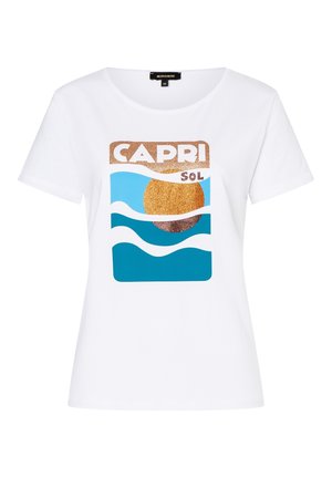 Hvid kortærmet t-shirt med en glitrende gylden sol, blå bølger og teksten "CAPRI SOL" foran.
