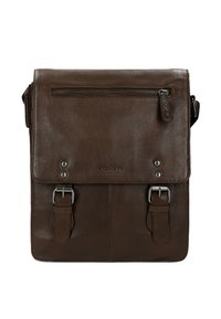 Bruine leren schoudertas met een gladde textuur, verstelbare schouderriem, voorflap en twee gespsluitingen. Beschikt over een ritszak aan de bovenkant.