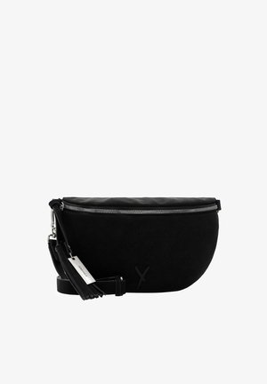 Černá crossbody taška vyrobená z texturovaného materiálu, vybavená zipovým uzávěrem, nastavitelným popruhem a dekorativními třásněmi.
