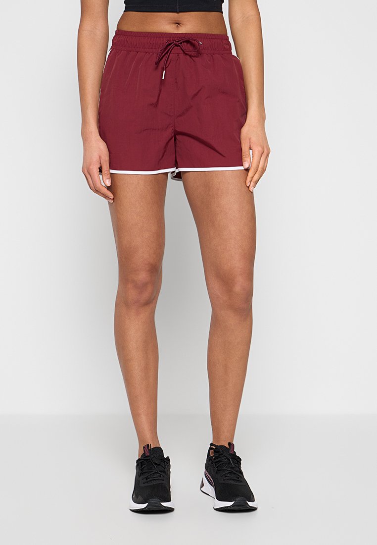 Puma - Pantalón corto de deporte (rojo oscuro)