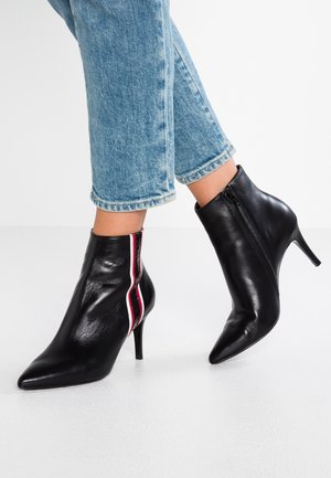 Botines bajos - black