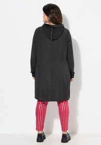 Thumbnail Image 3