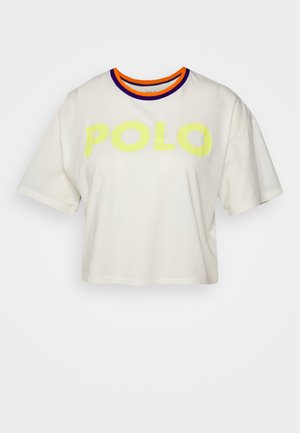 LOGO GRAPHIC CROPPED JERSEY TEE - Nyomott mintás póló - nevis