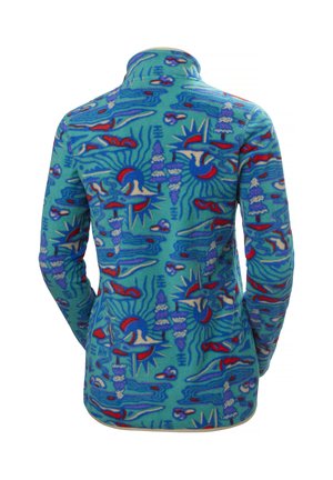 Chaqueta de forro polar con cuello alto, mangas largas y un patrón abstracto en azul, rojo y púrpura que recuerda motivos estilizados de la naturaleza.