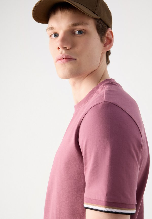 THOMPSON - Basic T-shirt - bright purple4