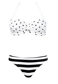 Czarny i biały bikini w kropki z twistowanym wzorem i srebrną kokardką, w komplecie z czarnymi i białymi paskowanymi majtkami.