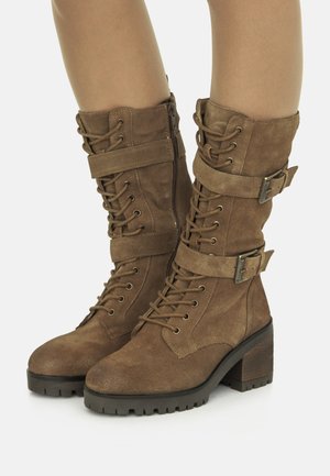 Botas con de | Botas militares en
