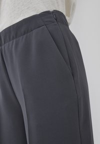 Thumbnail Image 6