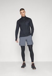 Under Armour TRAIL RUN 1/4 ZIP - Ilgarankovis viršutinės dalies drabužis - black/reflective