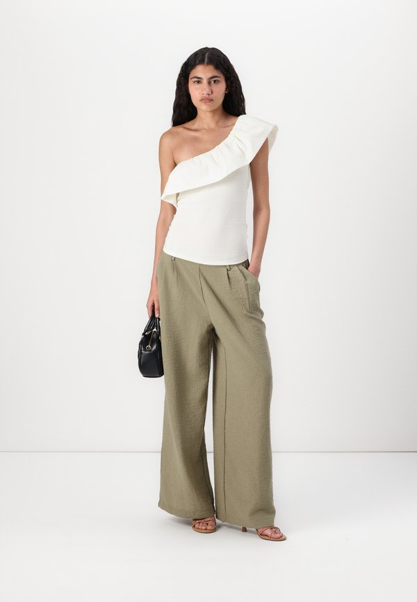 SOFFY - Top - cloud dancer4