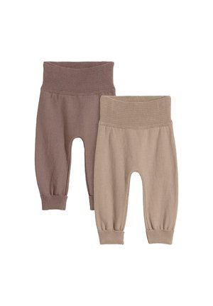 Zwei Paare Strickhosen. Eine ist in einem weichen Braun, die andere in einem hellen Beige. Beide haben breite, gerippte Taillenbündchen und elastische Abschlüsse.