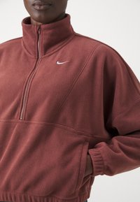 Nike Performance ONE  - Felpa in pile - red sepia/white