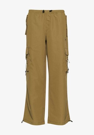 Khaki cargo kalhoty s elastickým pasem, několika postranními kapsami a nastavovacími manžetami. Vyrobené z odolné tkaniny s hladkou texturou.