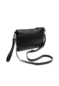 Crna kožna torba preko tijela sa glatkom teksturom, sanko zip zatvaračem, odvojivim remenom i minimalističkim dizajnom.