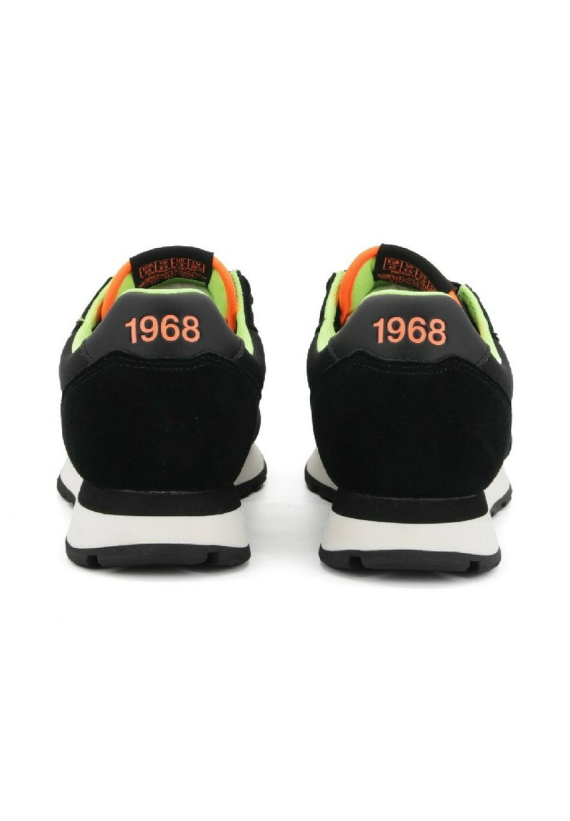 SUN68 Sneakers Uomo Basse Z35111 01 Jaki 2.0 Solid Taglia 42 Bianco