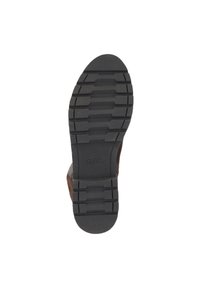 Bruine leren zool met een gestructureerde zwarte rubberen loop. Bevat diepe groeven voor grip en een gegraveerd logo nabij de hak.