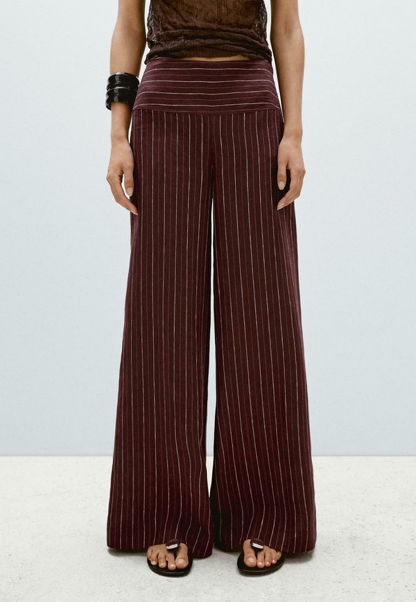 HIGH-WAIST WIDE - Stoffhose - bordeaux