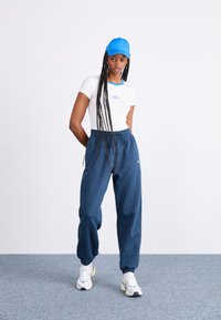 Nike Sportswear Μπλουζάκι με στάμπα - white