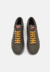 Camper PEU TOURING - Vysoké tenisky - dark green