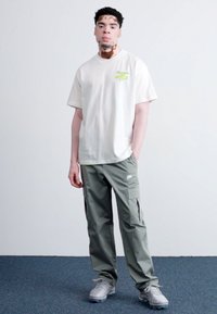 Thumbnail Image 2