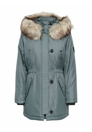 Giacca parka in teal attenuato con cappuccio in pelliccia sintetica. Presenta una chiusura frontale con bottoni, due tasche sul petto, vita regolabile con coulisse e polsi a coste.