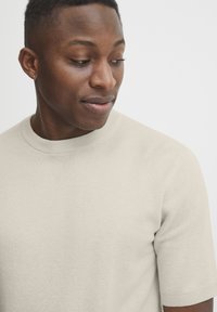 Casual Friday CFKARL - Basic póló - light sand