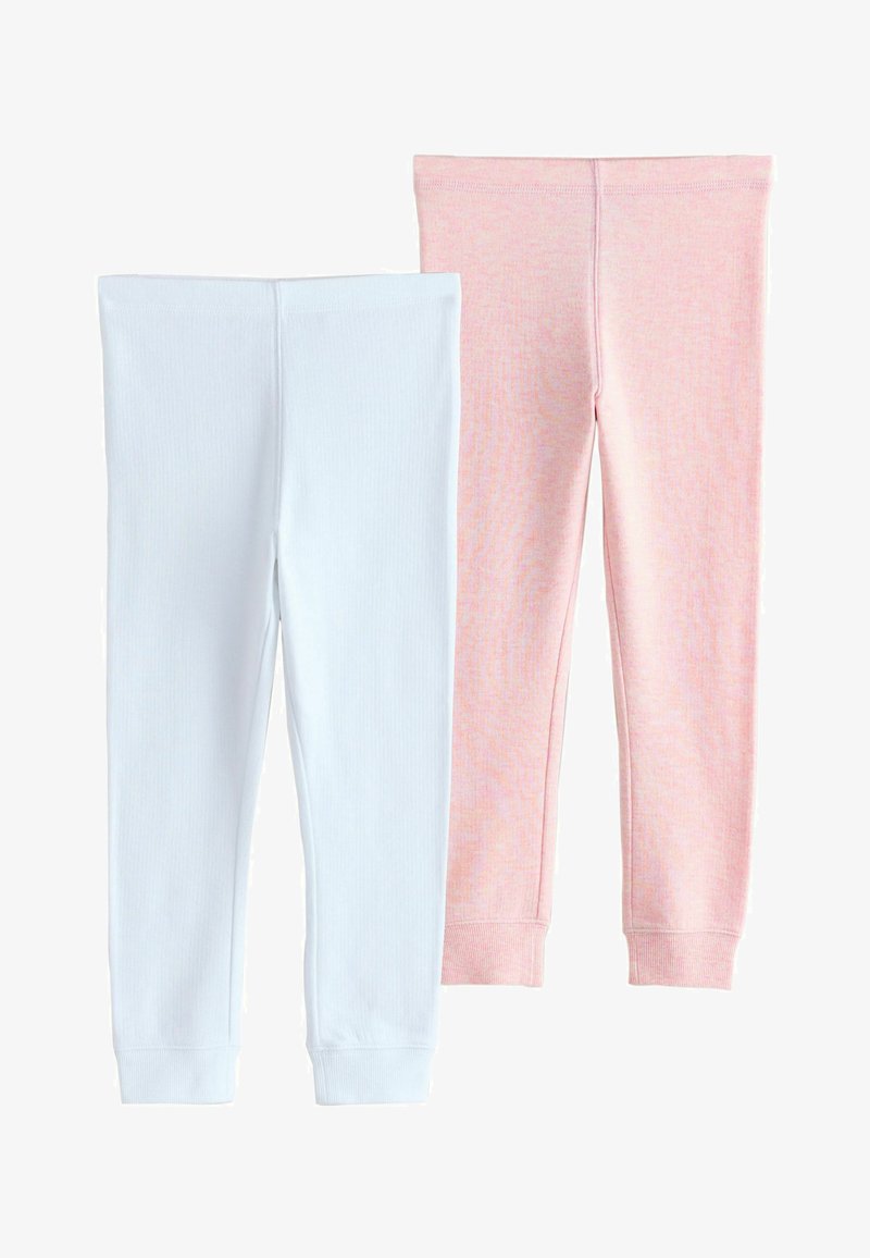 Dwie pary legginsów: jedne jasnoniebieskie, a drugie jasnoróżowe, obie o prążkowanej teksturze, dopasowanym kroju i elastycznych mankietach przy kostkach.