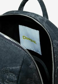 Desigual Tagesrucksack - black