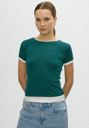 INSIDE, CAMISETA DE EFECTO DOBLE CAPA - Camiseta básica - verde