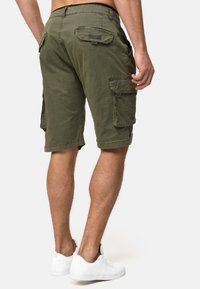INDICODE JEANS CARGO COEUR - Short - army