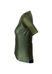 Camiseta atlética de manga corta, de color verde oliva, con textura de panal, diseño ajustado, bolsillo lateral y detalle en el dobladillo contrastante en negro.