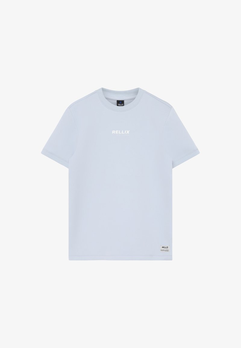 Lichtblauw katoenen T-shirt met korte mouwen, ronde hals en een wit logo op de voorkant. Eenvoudig ontwerp, zonder patronen of accenten.