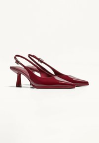 Bershka Klasične cipele s visokom petom - dark red