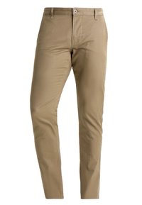 Chino color khaki realizzati in tessuto misto cotone, design slim-fit con frontale piatto, chiusura con zip e bottone singolo. Texture liscia, stile classico.