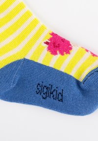 Thumbnail Image 11