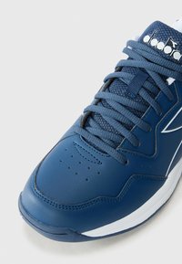 Diadora VOLEE - Multicourt tennis shoes - einsign blue/white
