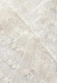 Thumbnail Image 4
