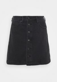 Gonna in denim nero con vita aderente, chiusura frontale a cinque bottoni, due tasche laterali e orlo dritto. Tessuto spesso e strutturato.