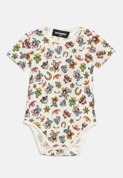 Body blanc pour bébé avec des cowboys dessin animés colorés, des cactus, des fers à cheval et des badges de shérif partout. Boutons pression en bas.