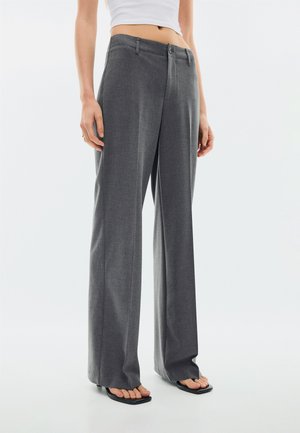 Stradivarius, SMART SLIM FIT STRAIGHT-LEG TROUSERS 04544198 - Pantalon classique - dark grey