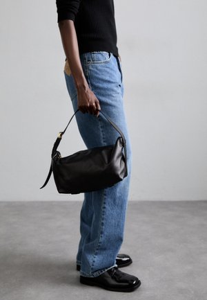 MOSCHINO TIE ME - Borsa a mano - nero