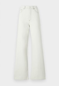 Hvite vide denimjeans med høy midje, frontlommer og synlige sømmer, med et rent, minimalistisk design.