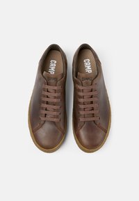 Camper PEU TERRENO - Sneakers basse - mittelbraun